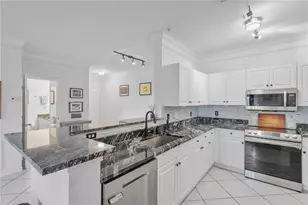 4304 Bayside Village Dr, Tampa, FL 33615 - Photo 9