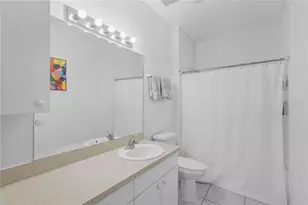 4304 Bayside Village Dr, Tampa, FL 33615 - Photo 17