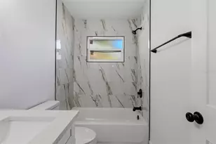 10906 N 28th St, Tampa, FL 33612 - Photo 21