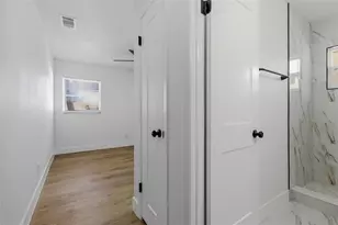 10906 N 28th St, Tampa, FL 33612 - Photo 25