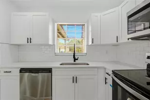 10906 N 28th St, Tampa, FL 33612 - Photo 15