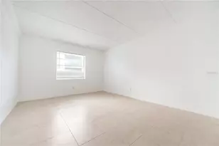 2860 Somerset Park Dr, Tampa, FL 33613 - Photo 17