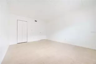 2860 Somerset Park Dr, Tampa, FL 33613 - Photo 15