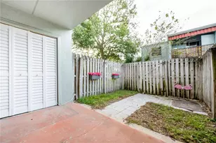 2860 Somerset Park Dr, Tampa, FL 33613 - Photo 19