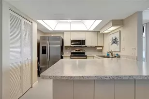 500 Treasure Island Causeway, Treasure Island, FL 33706 - Photo 7