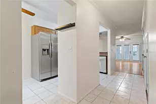 8411 Laurelon Pl, Temple Terrace, FL 33637 - Photo 7