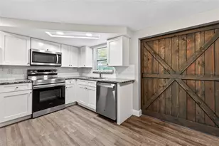 9016 Rainbow Ln, Port Richey, FL 34668 - Photo 9