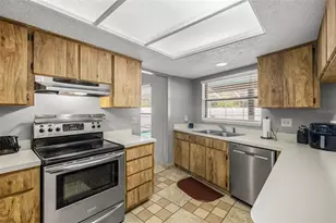 4023 Windtree Dr, Tampa, FL 33624 - Photo 15