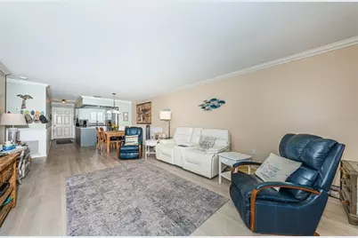 3010 59th Street S #302, Gulfport, FL 33707 - Photo 5