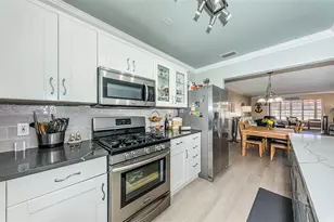 3010 59th St S, Gulfport, FL 33707 - Photo 11