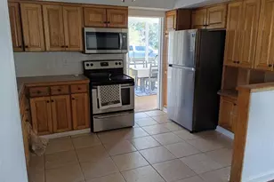 10611 Dixon Dr, Seminole, FL 33772 - Photo 3