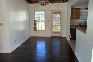 10611 Dixon Dr, Seminole, FL 33772 - Photo 5