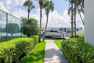 7540 Bay Island Dr S, South Pasadena, FL 33707 - Photo 23