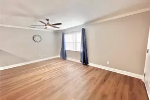 9105 Tudor Dr, Tampa, FL 33615 - Photo 5