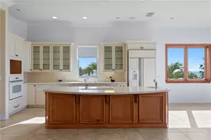 9546 W Gulf Blvd, Treasure Island, FL 33706 - Photo 11