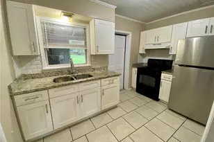 38313 Tucker Rd, Zephyrhills, FL 33542 - Photo 11