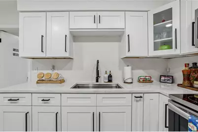 9402 N Newport Avenue, Tampa, FL 33612 - Photo 21