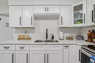 9402 N Newport Ave, Tampa, FL 33612 - Photo 21