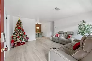 9402 N Newport Ave, Tampa, FL 33612 - Photo 7