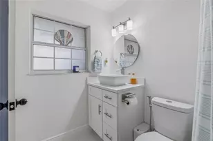 9402 N Newport Ave, Tampa, FL 33612 - Photo 35