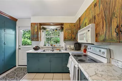 9403 N Edison Avenue, Tampa, FL 33612 - Photo 11