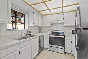 2408 Hammock Pine Blvd, Clearwater, FL 33761 - Photo 9