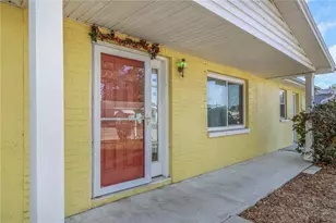 1408 Whitehall Ln, Holiday, FL 34691 - Photo 5