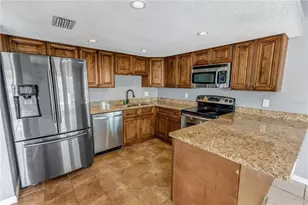 101 Valley Dr, Brandon, FL 33510 - Photo 15