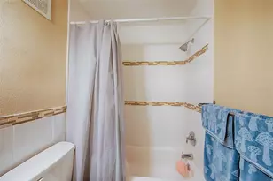 1860 Massachusetts Ave NE, Saint Petersburg, FL 33703 - Photo 21