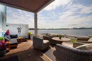 5129 SE Salmon Dr SE, Saint Petersburg, FL 33705 - Photo 17