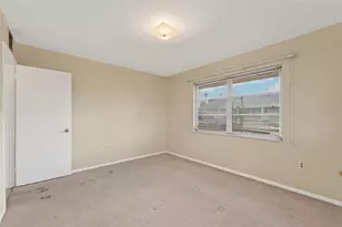 705 Churchill Pl, Sun City Center, FL 33573 - Photo 9