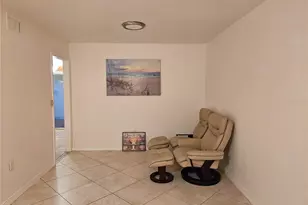 812 Augusta Dr, Sun City Center, FL 33573 - Photo 7