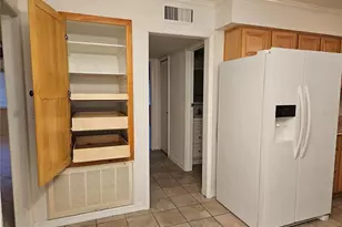 812 Augusta Dr, Sun City Center, FL 33573 - Photo 9