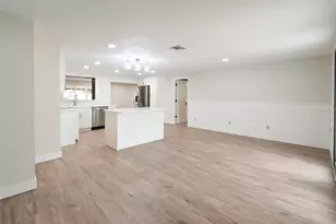 11987 106th Ave, Seminole, FL 33778 - Photo 5