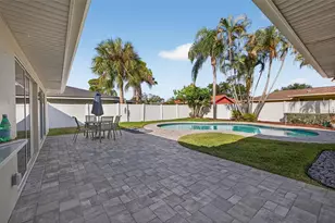 2043 Tanglewood Way NE, Saint Petersburg, FL 33702 - Photo 33