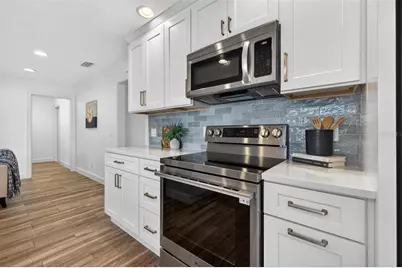 2043 Tanglewood Way NE, Saint Petersburg, FL 33702 - Photo 15