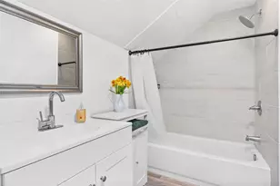 2201 50th Ave N, Saint Petersburg, FL 33714 - Photo 19