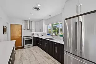 6900 22nd Way S, Saint Petersburg, FL 33712 - Photo 5