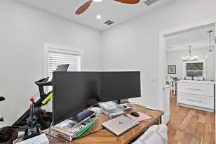 1719 11th St N, Saint Petersburg, FL 33704 - Photo 47