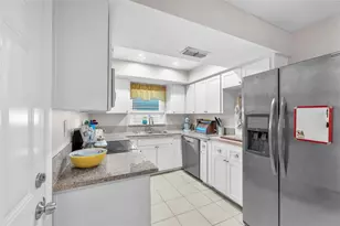 4116 Helene Dr, Valrico, FL 33594 - Photo 9