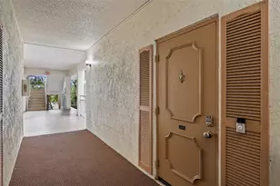 1860 Massachusetts Ave NE, Saint Petersburg, FL 33703 - Photo 3