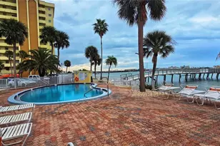 4550 Cove Cir, Saint Petersburg, FL 33708 - Photo 21