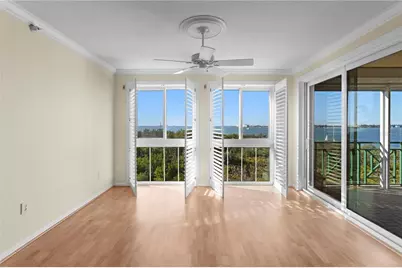 4737 Dolphin Cay Lane S #207, Saint Petersburg, FL 33711 - Photo 9