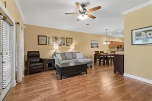 268 Valencia Cir, Saint Petersburg, FL 33716 - Photo 9