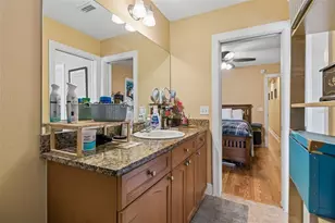 268 Valencia Cir, Saint Petersburg, FL 33716 - Photo 19