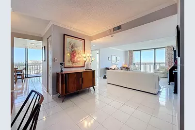 Key Capri Key Capri #301, Treasure Island, FL 33706 - Photo 15