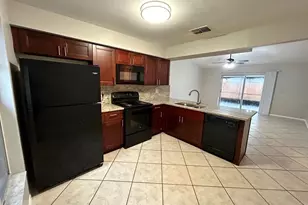 1042 Axlewood Cir, Brandon, FL 33511 - Photo 7