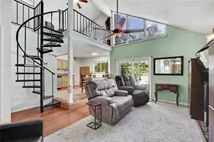 4712 E Temple Heights Rd, Tampa, FL 33617 - Photo 9