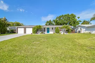 3922 Fontainebleau Dr, Tampa, FL 33634 - Photo 5