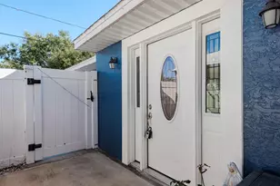 819 10th St SW, Largo, FL 33770 - Photo 9